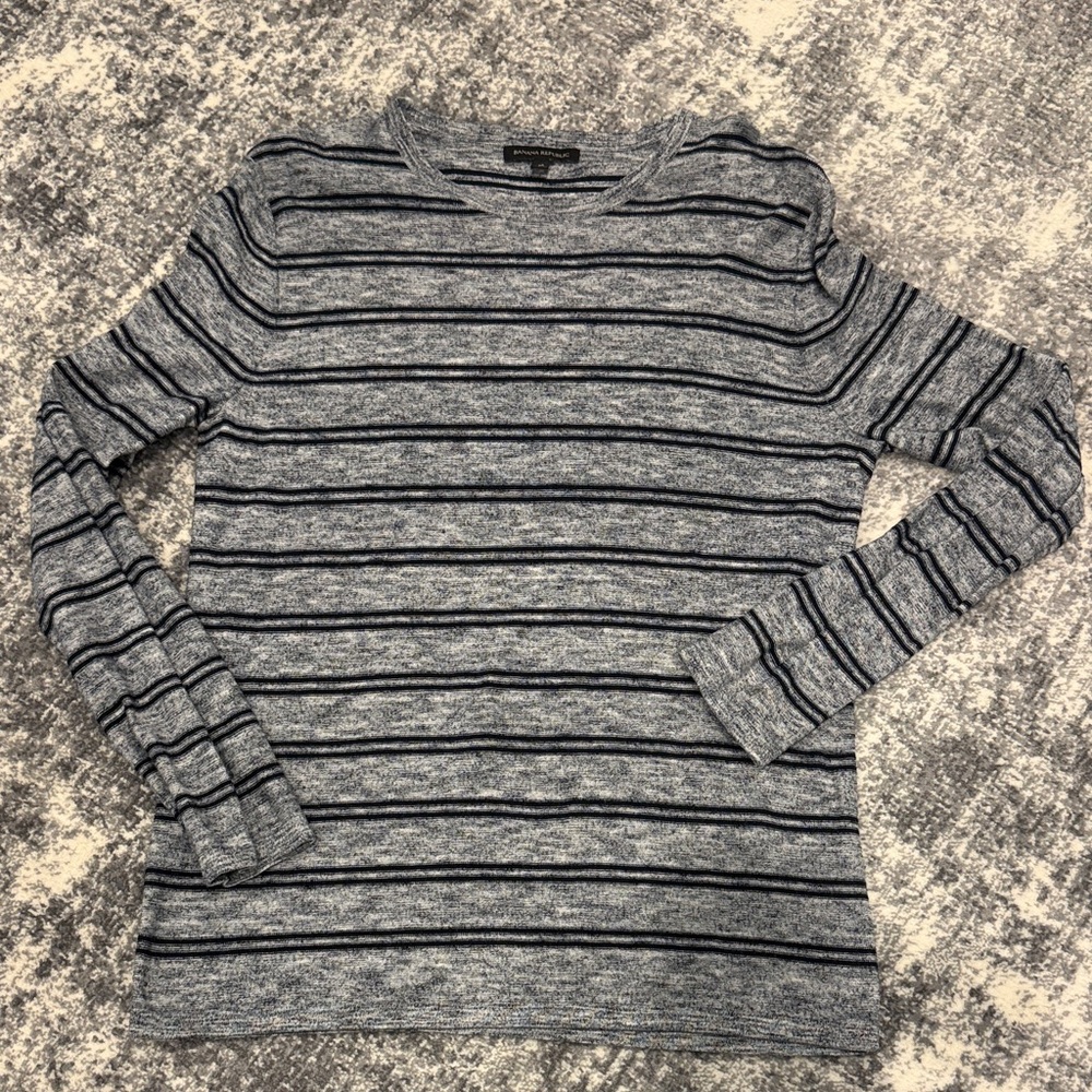 Banana Republic Men's Blue and Gray Striped Crewneck Sweater